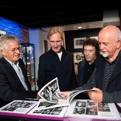 Per i 50 anni di The Lamb Lies Down on Broadway, i Genesis si sono riuniti a Londra agli studi Dolby per ascoltare il nuovo mix Dolby Atmos