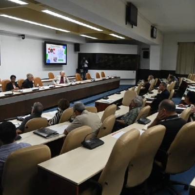 Consejo Nacional de Innovación por una Ley de ciencia que desarrolle al país Consejo Nacional de Innovación por una Ley de ciencia que desarrolle al país