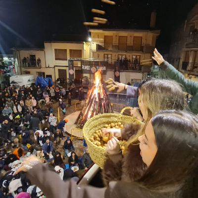 Retransmisión del lanzamiento de más de 600 kilos de nueces de Fustiñana 2025 Retransmisión del lanzamiento de más de 600 kilos de nueces de Fustiñana 2025