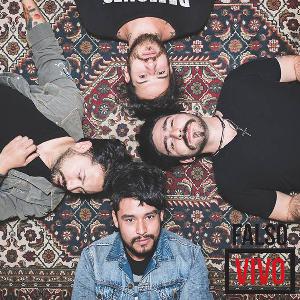 Informes musicales para Falso Vivo: Revolver Plateado Informes musicales para Falso Vivo: Revolver Plateado