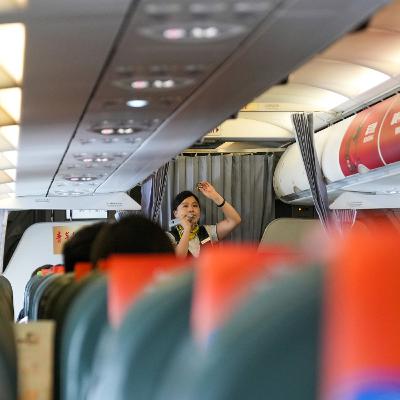 Tuyển tiếp viên đã lập gia đình và có con: Cơ hội việc làm mới cho phụ nữ?