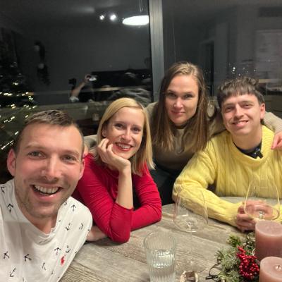 Vánoční speciál s Vítkem a Nikitou z Love is on the Air Vánoční speciál s Vítkem a Nikitou z Love is on the Air