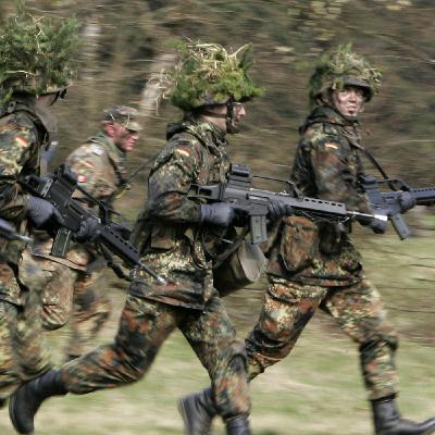 Debatte über Wehrpflicht per Losverfahren