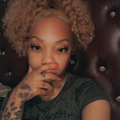 Derrick Jaxn and Tasha the wino beef. Do y’all feel what she’s doing is wrong or right?