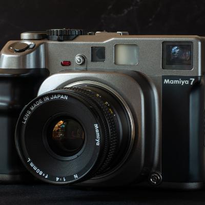Mamiya 7 - The titanium standard, Photo Thinking Mamiya 7 - The titanium standard, Photo Thinking