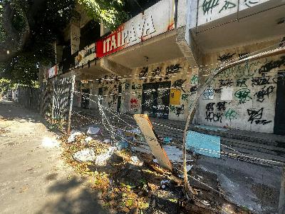 Moradores reclamam da situação de abandono de clube em Vila Isabel, na Zona Norte do Rio