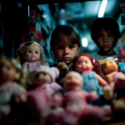 Niños sin Niñez: El Plan Oculto de las Grandes Corporaciones (con Miguel Ángel Ruiz) Niños sin Niñez: El Plan Oculto de las Grandes Corporaciones (con Miguel Ángel Ruiz)