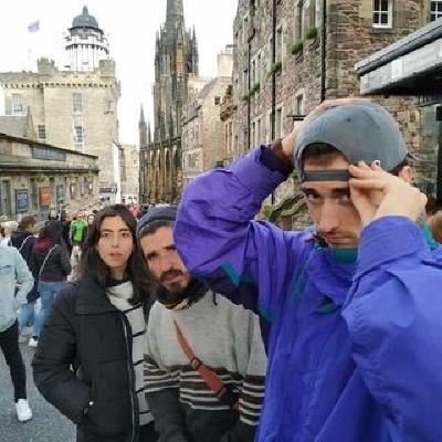 LAEX 24 Los amigos triángulo como Álvaro LAEX 24 Los amigos triángulo como Álvaro