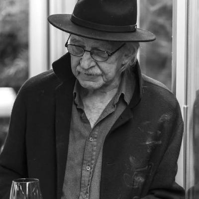 Nuestro derecho a las drogas" (A. Escohotado presentado por Erik Urano en el Festival XtraTónal)