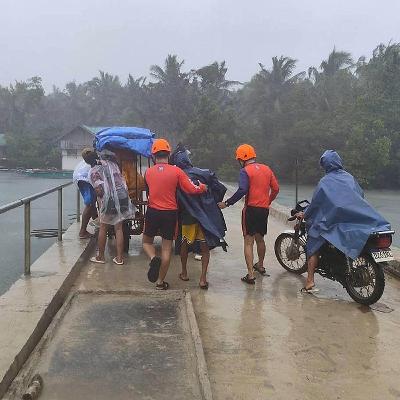 Philippines relocates residents as Typhoon Fung-wong approaches Philippines relocates residents as Typhoon Fung-wong approaches