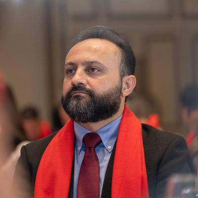 گفت و گویی الهام بخش با دکتر پیمان عزتی: قصه مردی که ایستاد تا بسازد گفت و گویی الهام بخش با دکتر پیمان عزتی: قصه مردی که ایستاد تا بسازد