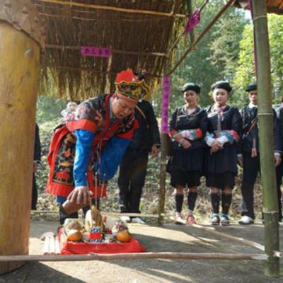 Drum dance of the Giay