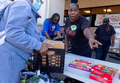 In Maryland, the shutdown is sending federal workers to local food banks