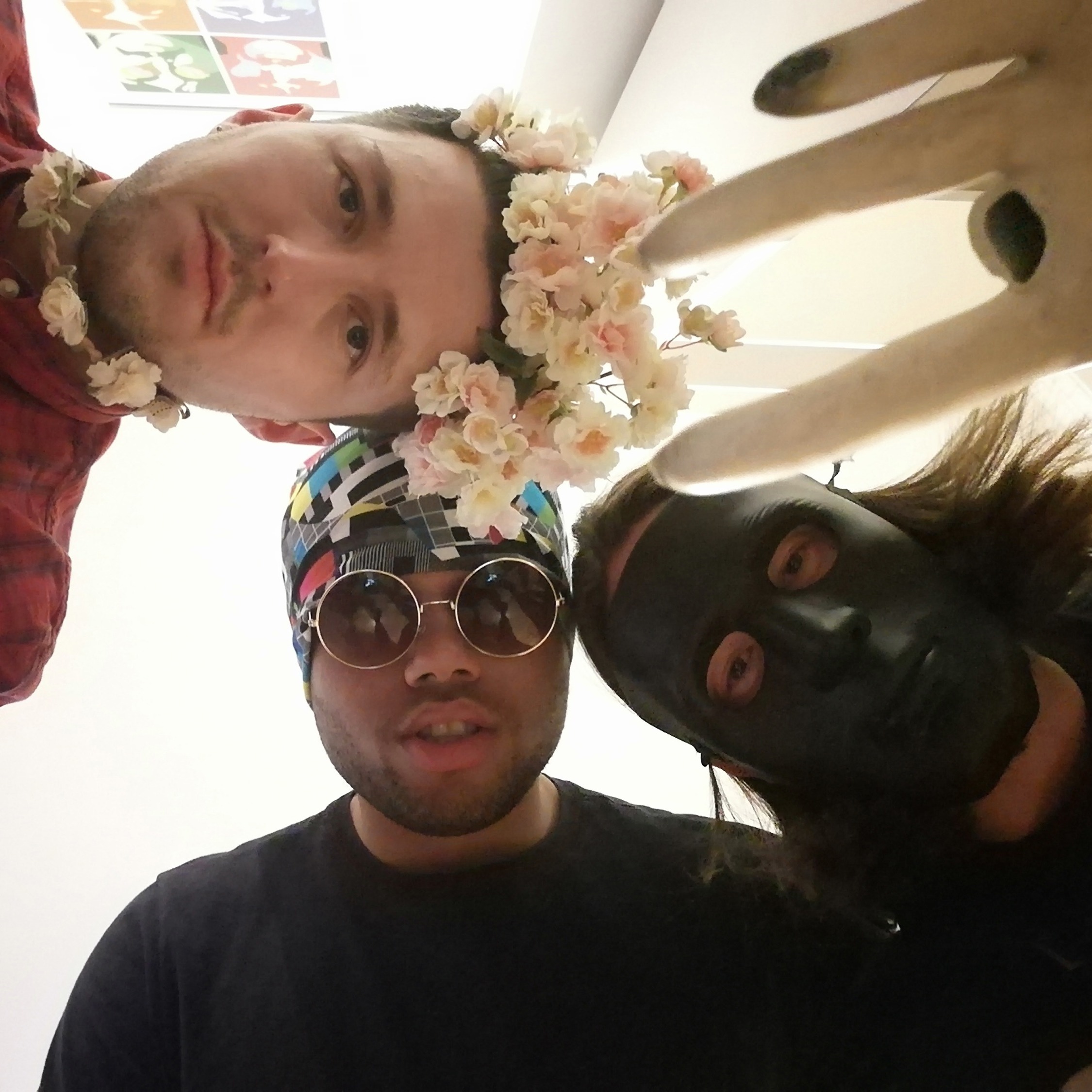 episode 18 "KNIVER, MASKER OG FEBER"