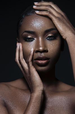 Model Aissata Diallo - Modeling and Medicine