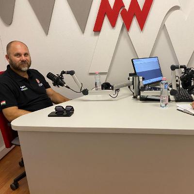 Cseh Sándor kapitányként vezeti hölgycsapatunkat Cseh Sándor kapitányként vezeti hölgycsapatunkat