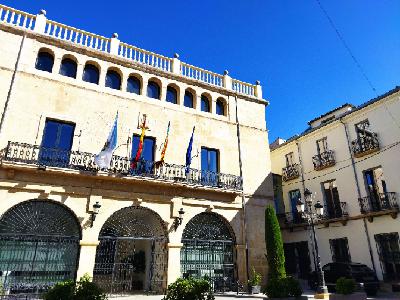 Entrevista a Magda Berenguer, edil de Servicios Sociales, sobre la atención de Mediaprop i Justiprop que se ofrece en Castalla