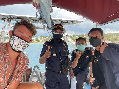 CAPTAIN JORDY IN INDONESIA (SBS) CAPTAIN JORDY IN INDONESIA (SBS)