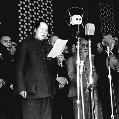 S8 Ep176: Hunter Biden, Chinese Spies, and the Monetization of Political Connections: Colleague Kenneth P. Vogel reports that following his father's departure from the vice presidency, Hunter Biden faced financial pressure and sought lucrative foreign clients, lead