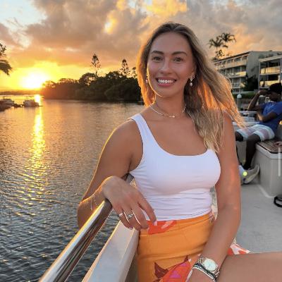 EP41: Authentic AF: How Sydney went from UK Midwife with ADHD to Social Media star