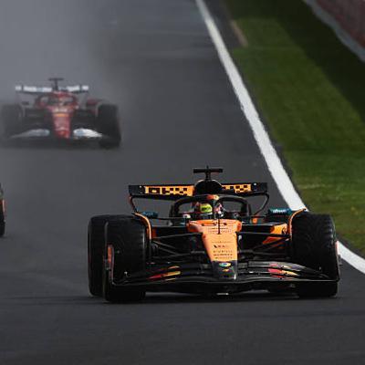 PIASTRI VENCE CORRIDA APÓS 1 HORA DE ATRASO