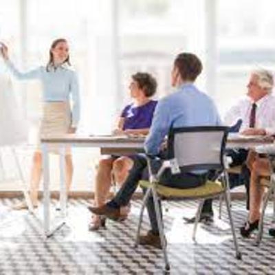 Treinamento e desenvolvimento de equipes com Carol Bernardes da Facilita RH