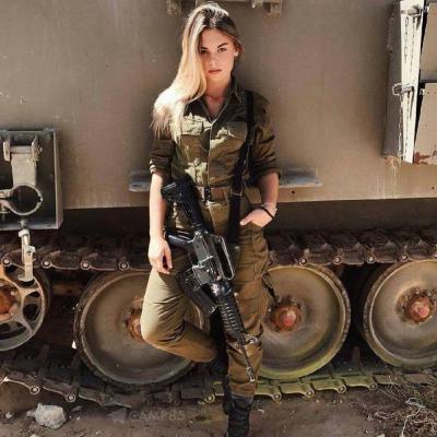 جنگ چهره زنانه ندارد