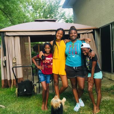 Episode 8 - Family or Food..Whats Most Important On Thanksgiving ?