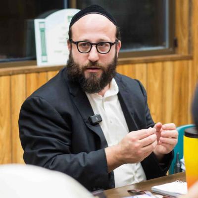 26 of Omer-11 Iyar- Rav Naftali Tzvi Ropschitzer ZY"A. Stories of a Tzaddik