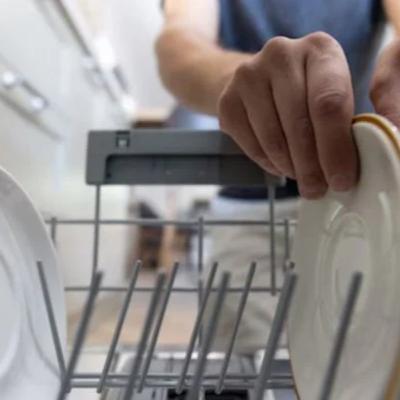 Aprenda como fazer a higienização caseira da máquina lava-louças