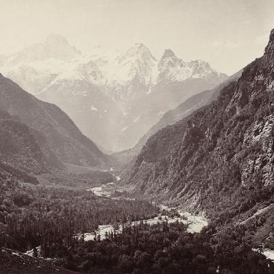 S8 Ep455: Josh Rogin discusses the trade conflict between the US and India, noting that tariffs were used as leverage regarding Russian oil and Modi's diplomatic de-risking from Washington.