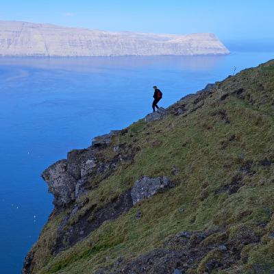 "Her er einki annað ljóð."