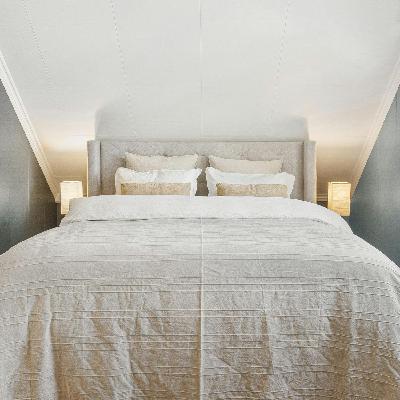 Being 35 and stuck in your childhood bedroom Being 35 and stuck in your childhood bedroom