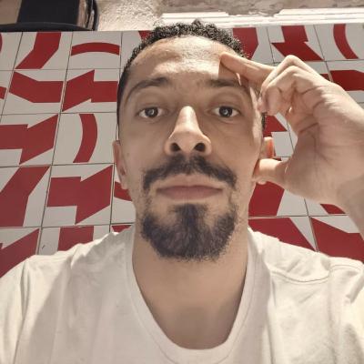 Quintascast - Episódio 53 - Profissão: Diretor e Professor de Teatro Quintascast - Episódio 53 - Profissão: Diretor e Professor de Teatro