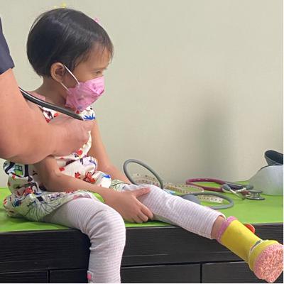 Health update: The husband, Unyara and me had cough. Unyara's teeth is swollen!