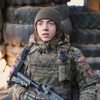 Дівчата підписують Контракт 18-24 із ДШВ Дівчата підписують Контракт 18-24 із ДШВ