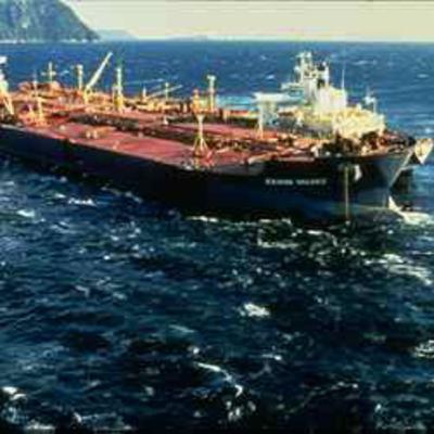 Se produce el desastre de Exxon Valdez (1989)
