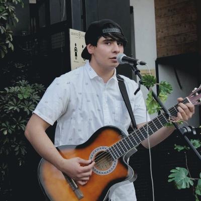 Me golpeó un borracho en un concierto Me golpeó un borracho en un concierto