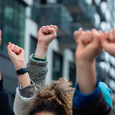 8-12: Conversación política en las redes sociales.