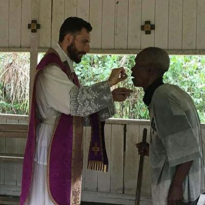 Ad Fontes Liturgici Vs Misa Kreatif