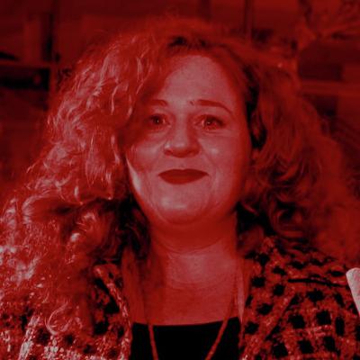 "שר התרבות צריך לשרת את התרבות": אסתי זקהיים מפגינה מול בית השר זוהר