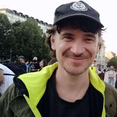 PRIVÁT LEMEZJÁTSZÓ: HAJDU SZABOLCS rendező