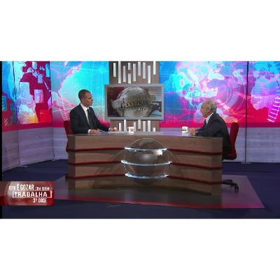 Regresso a 2021: quando Ricardo Araújo Pereira perguntou a Marques Mendes se sairia do país se André Ventura ganhasse, por haver pessoas maldosas a sugerir que o comentador era uma espécie de professor Marcelo dos ciganos