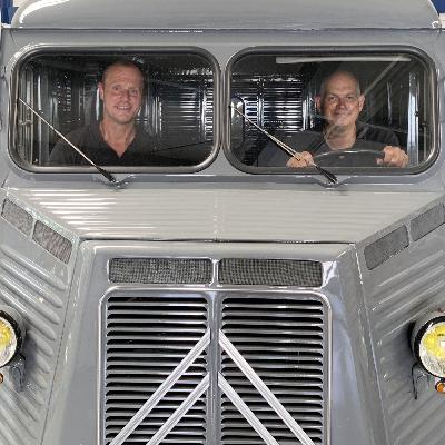 Deze zwagers weten alles van strijkijzers en varkensneuzen Deze zwagers weten alles van strijkijzers en varkensneuzen