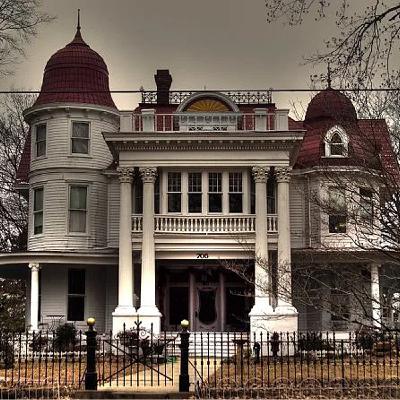 Crescent Hotel & Allen House: Haunted Legends of Arkansas