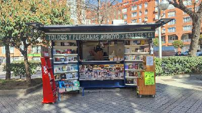 Un nuevo quiosco devuelve la vida al barrio de Acacias (Madrid)
