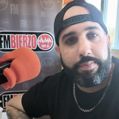 Hoy hablamos con el cantante Joni y su voz, y repasamos su trayectoria artística en los años que lleva como intérprete