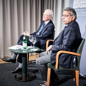 Charles Taylor and Dilip Gaonkar on populism and democracy's decline Charles Taylor and Dilip Gaonkar on populism and democracy's decline