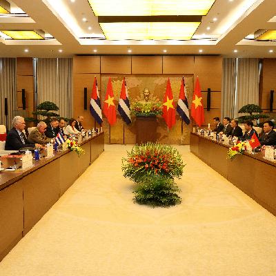 Sostiene Díaz-Canel encuentros con el Primer Ministro y el Presidente de la Asamblea Nacional de Vietnam