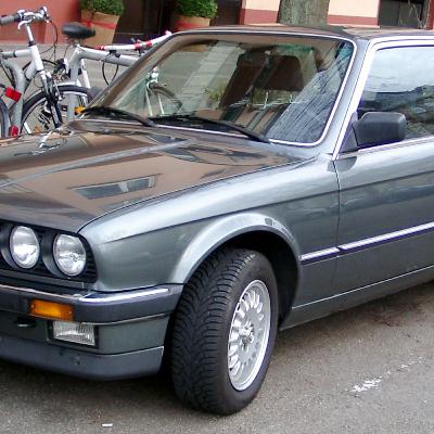 The Secrets of BMW E30, Italian POV | Johnny's Garage